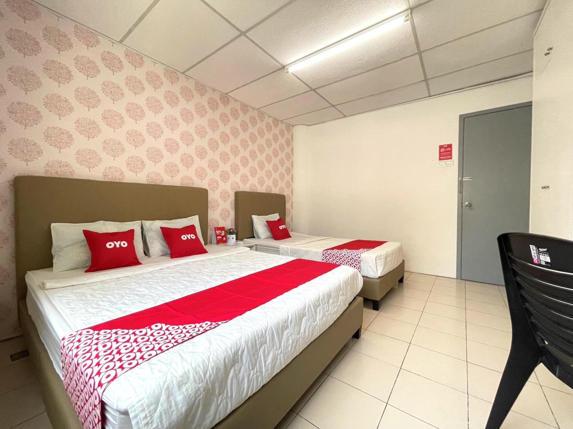 Oyo Home 90326 Wg Guest House George Town Esterno foto