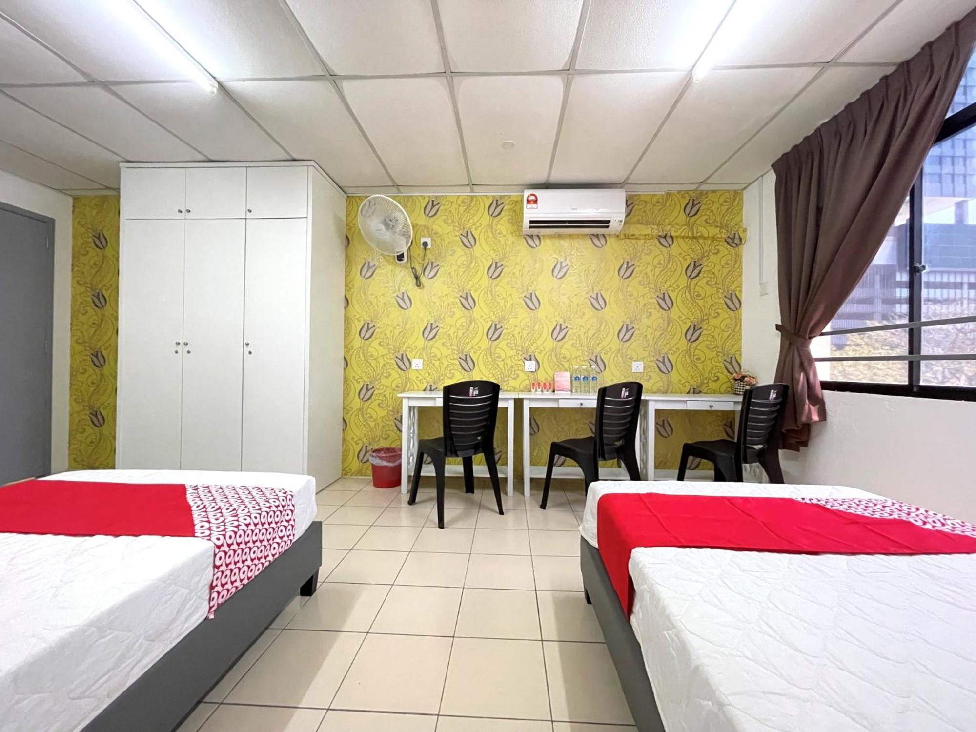 Oyo Home 90326 Wg Guest House George Town Esterno foto