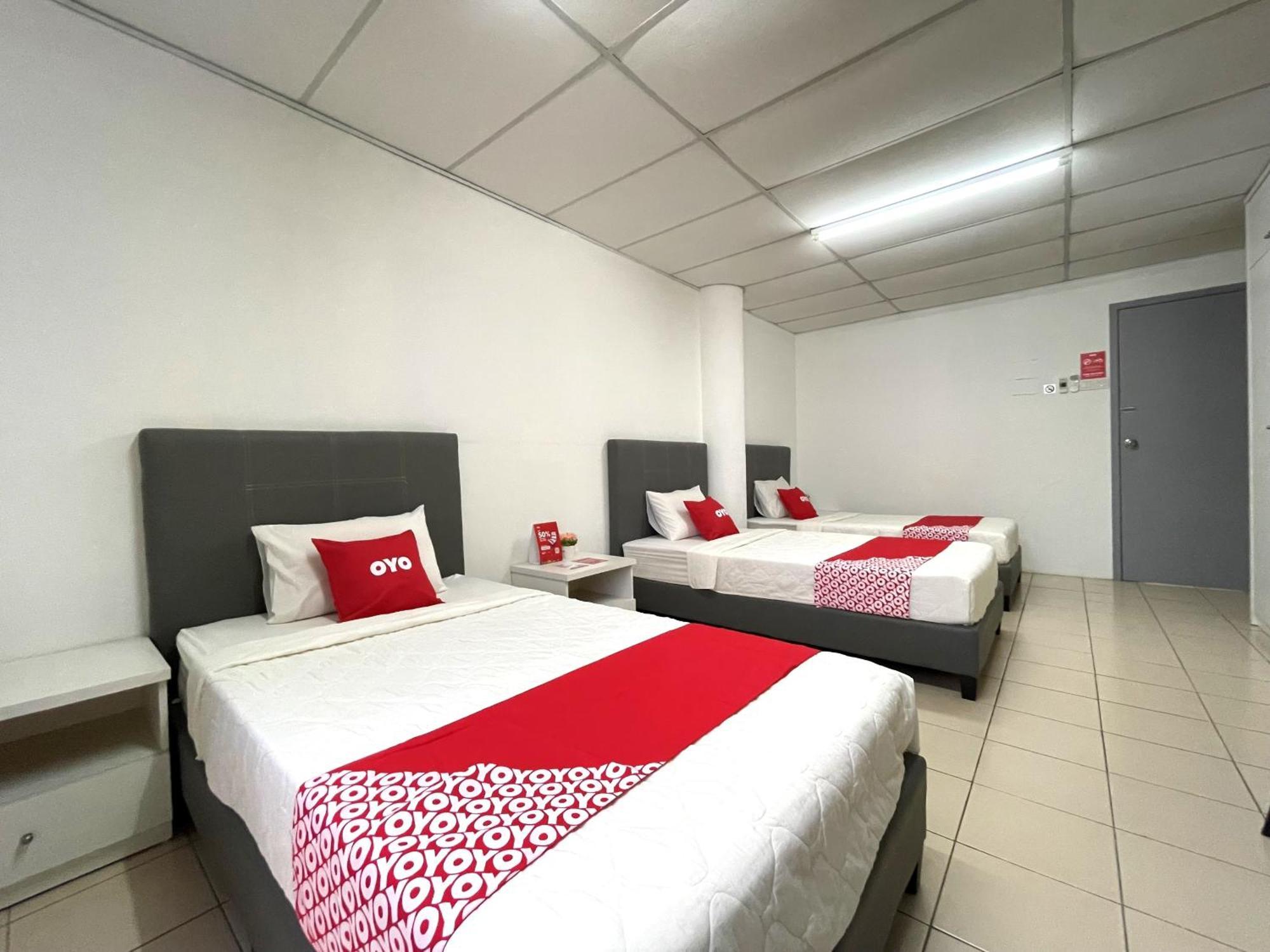 Oyo Home 90326 Wg Guest House George Town Esterno foto