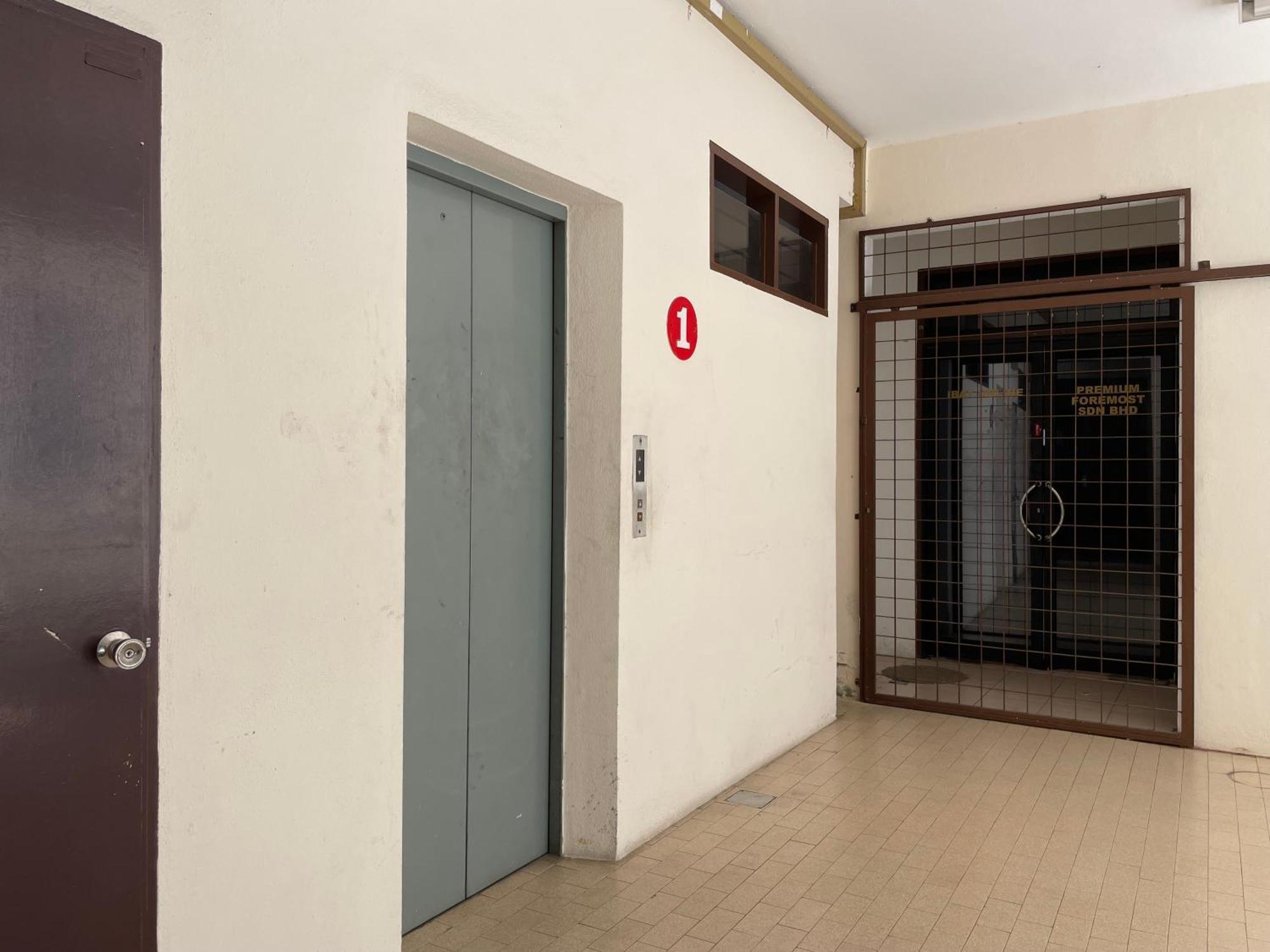 Oyo Home 90326 Wg Guest House George Town Esterno foto